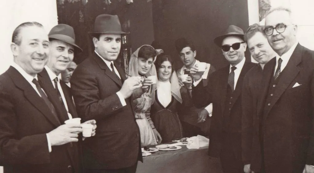 Στον Πολύγυρο ο βουλευτής Ι. Κυριαφίνης συντροφιά με τον δήμαρχο Πολυγύρου Α. Καραγκάνη, τον αντιδήμαρχο Ν. Χλιάπα, τον Ν. Λαγό και τον ιατρό Δ. Ιατρού
