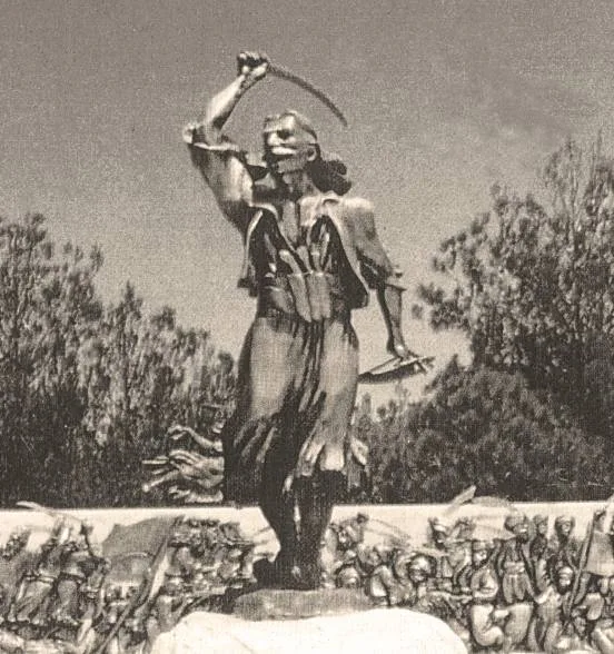 Μνημείο του Καπετάν Χάψα στη διασταύρωση Πολυγύρου και Ιεράς Μονής Αγίας Αναστασίας, το οποίο έγινε με τη φροντίδα του Παγχαλκιδικού Συλλόγου